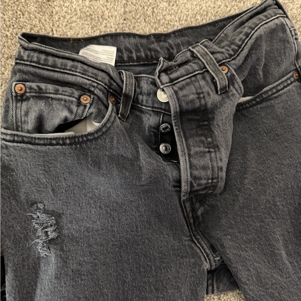 Levi's Women's 501 straight leg jeans (Size 26) - Picture 2 of 3